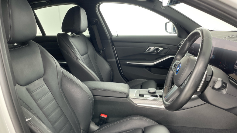 BMW 3 Series 330e M Sport 4dr Step Auto Saloon